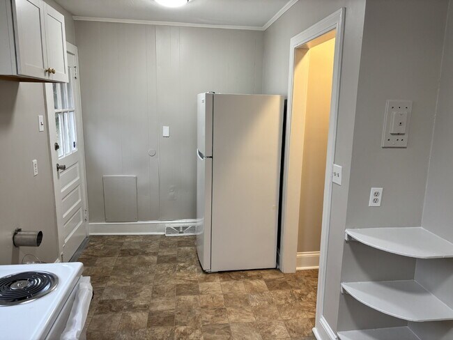 Building Photo - Fresh & Inviting! Refreshed 3-Bedroom Home in Winston-Salem