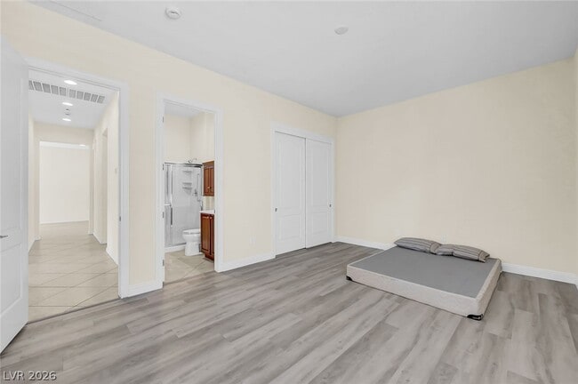 Building Photo - 2357 Wisconsin Dells Dr