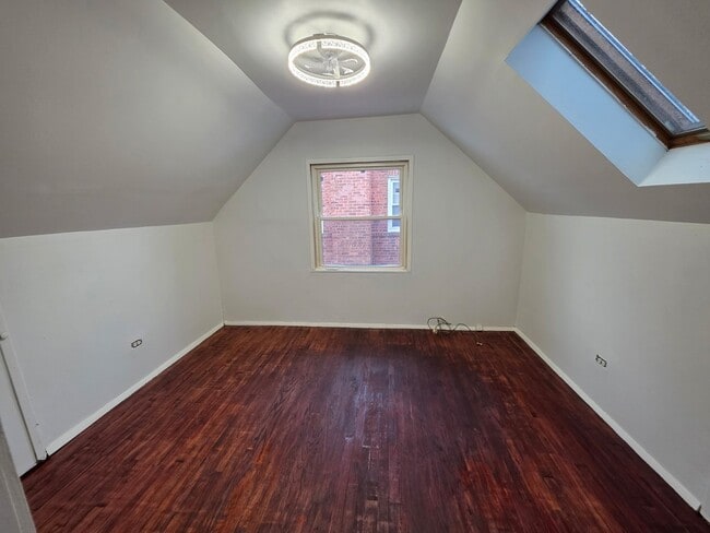 Building Photo - 5249 N Osceola Ave