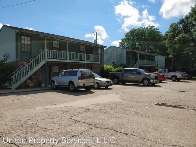 Building Photo - 702 Bonin Rd