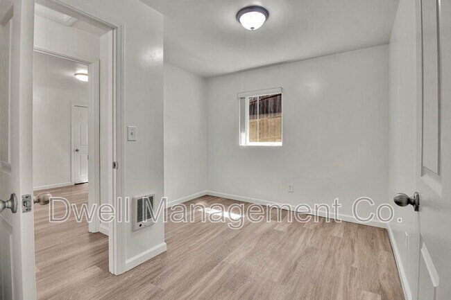 Building Photo - 9105 Rosedale Dr