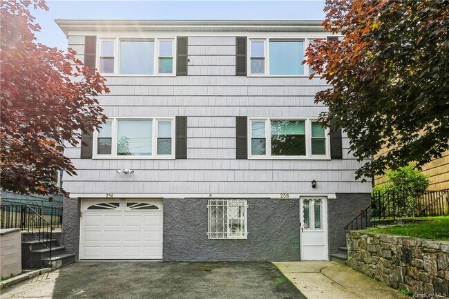 Primary Photo - 256 Columbus Ave