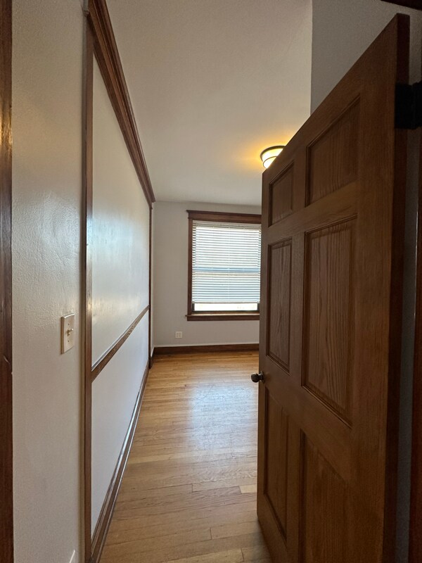 Building Photo - 1949 W Grace St