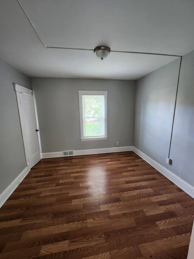 Building Photo - 13302 Ferris Ave