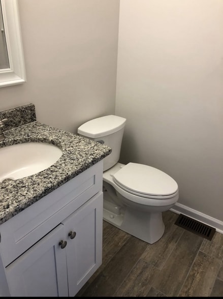 Building Photo - 1733 S 41st St