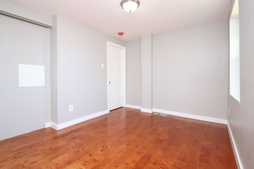 Building Photo - 882 N Fallon St