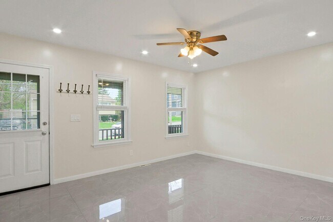 Building Photo - 22 Firth St