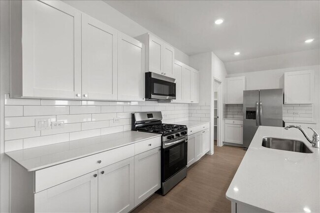 Building Photo - 212 Seven Seas Dr