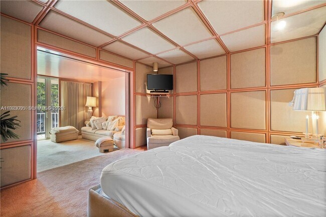 Building Photo - 11111 Biscayne Blvd