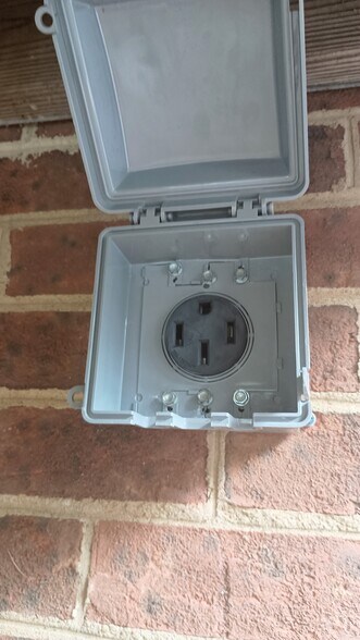 220v outlet for EV charging - 5505 Standing Oak Pl