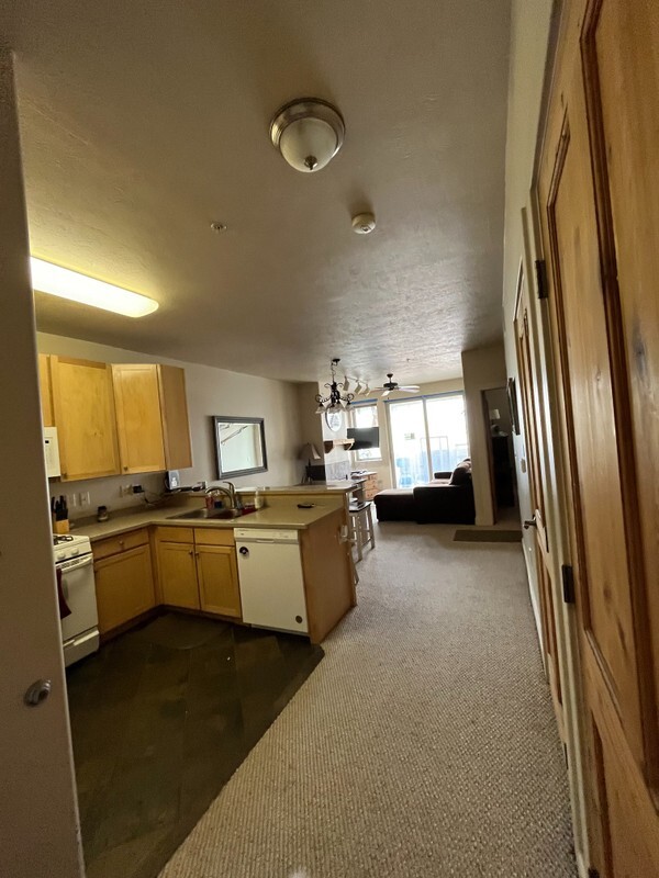 Building Photo - 6605 N 2200 W