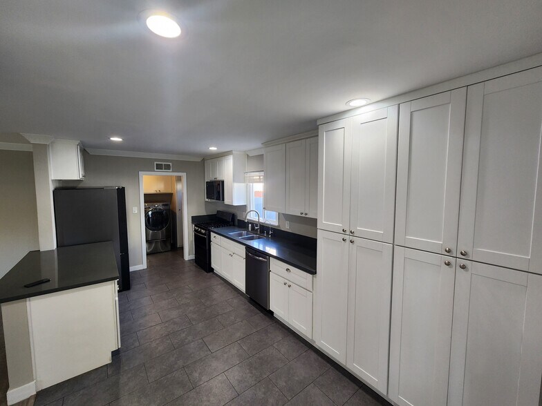 Building Photo - 17200 Willard St