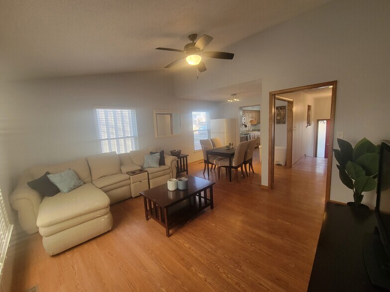 Primary Photo - 7804 Eby St