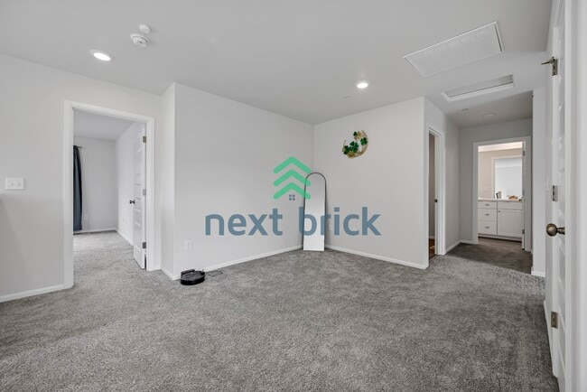 Building Photo - 909 Wyndham Pl