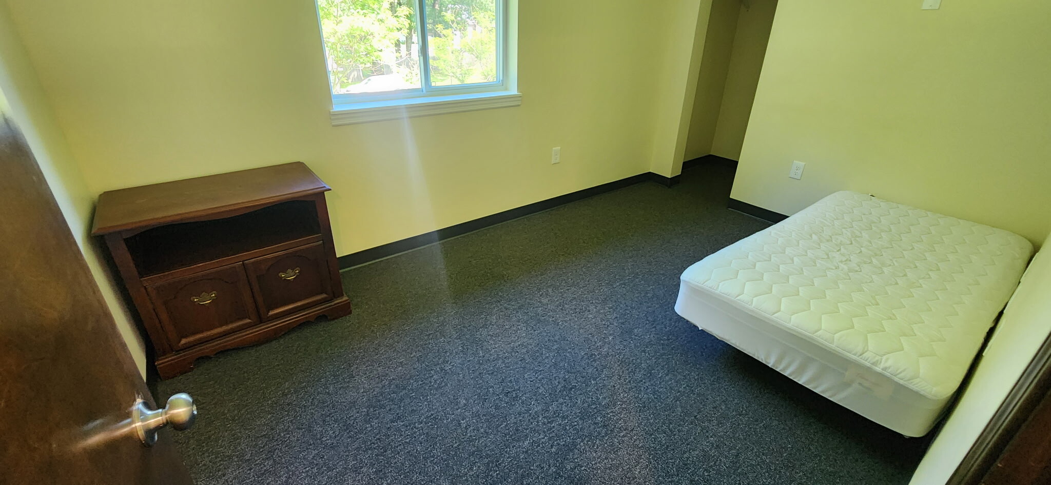 Unit 40 Room For Rent - 324 Valley St