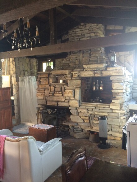 Building Photo - 6441 Via Colinita