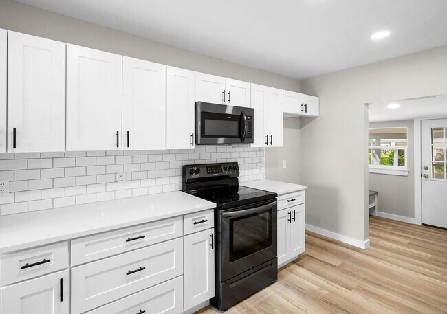 Building Photo - Perfect Family Home in Bolivar