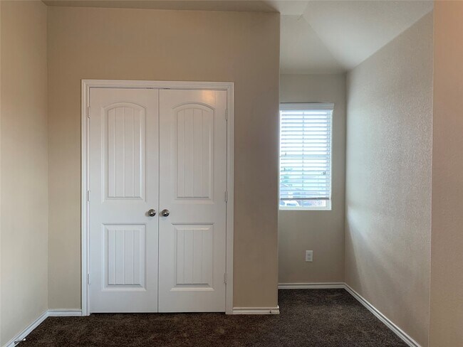 Building Photo - 6353 Eagle Lake Ct
