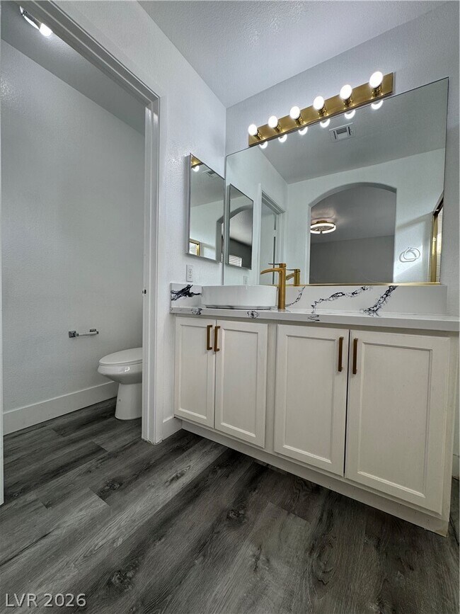 Building Photo - 10171 Arlington Abby St