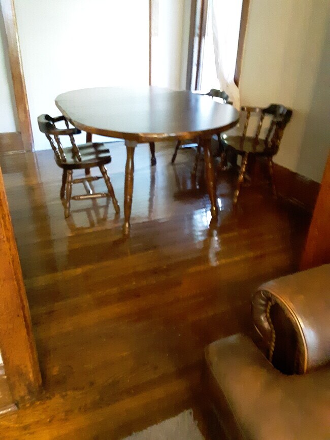 Dining Room - 523 E State St