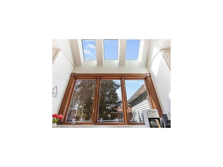 Kitchen - 17756 Brucker St