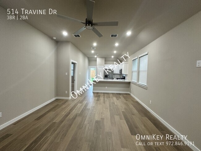 Building Photo - 514 Travine Dr