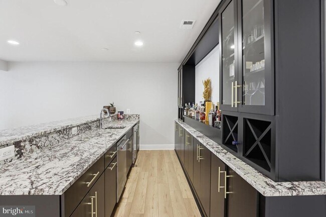 Building Photo - 9725 Lantana Wy