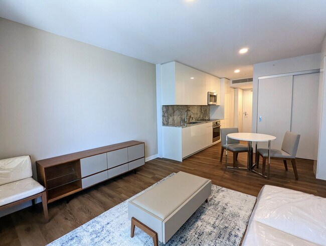 Building Photo - Fully Furnished Ocean View luxurious Studio with 1-Parking and storage at 'A'ali'i