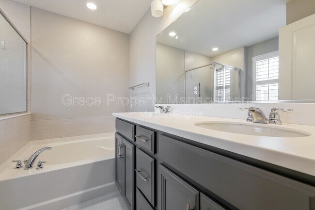 Building Photo - 7584 S Winnipeg Ct