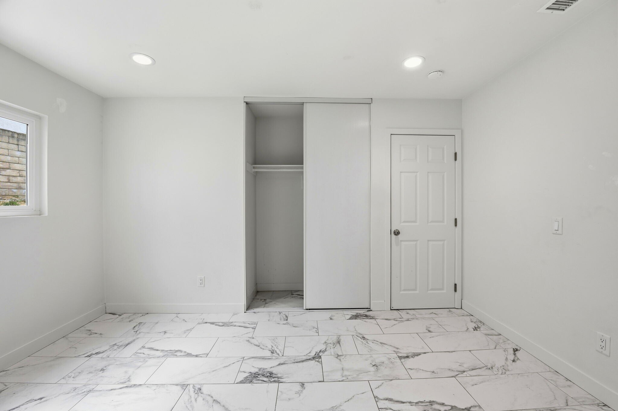 Building Photo - 30845 Catarina Dr