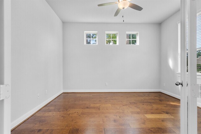 Building Photo - 148 Gray Pne Grv
