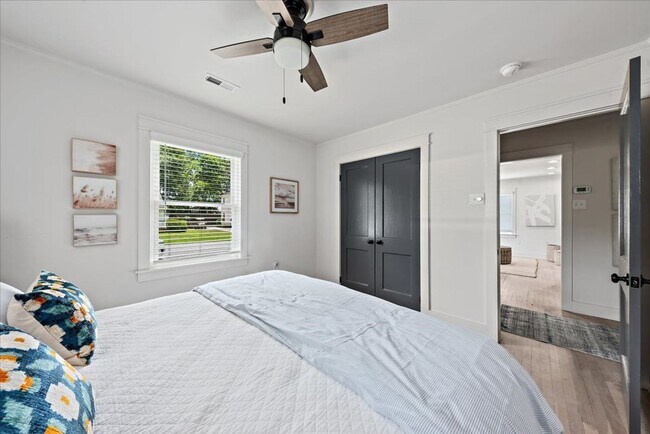 Building Photo - Old Village Cottage -Fully Furnished