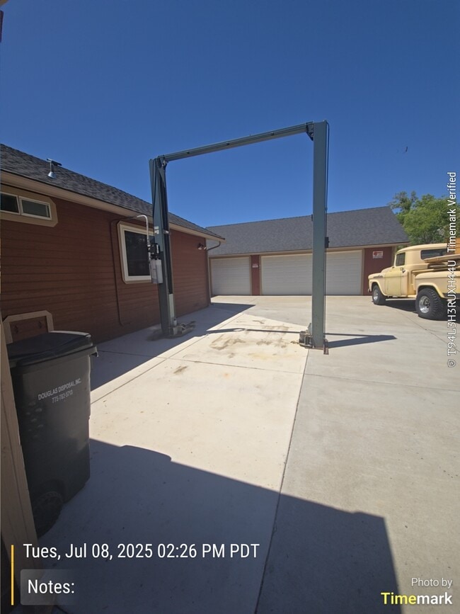 Building Photo - 697 Bluerock Rd