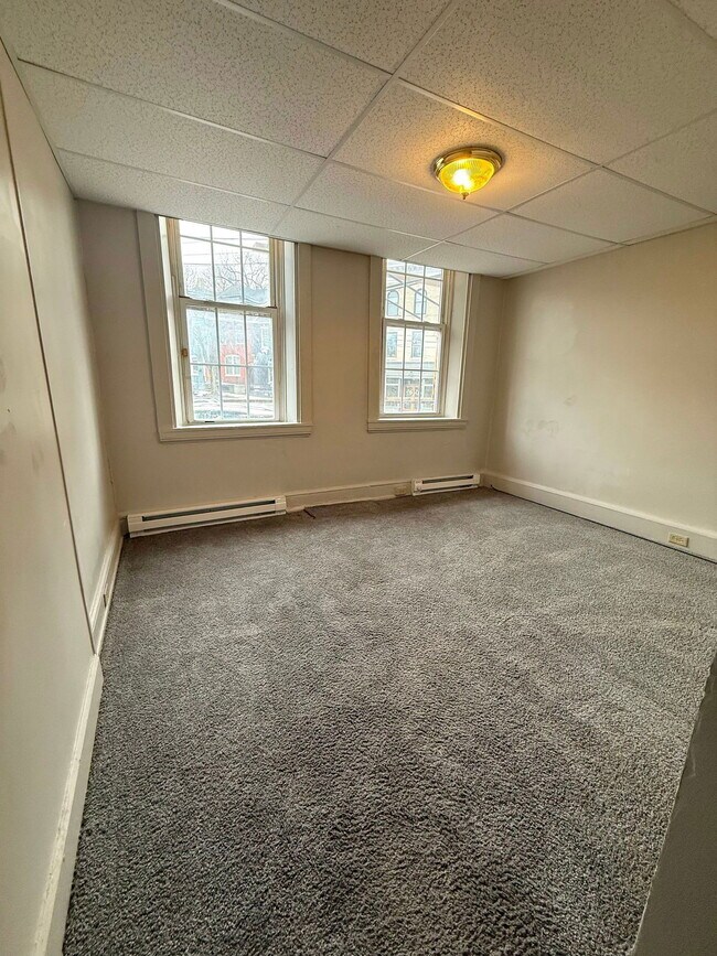 Building Photo - 242 S Queen St