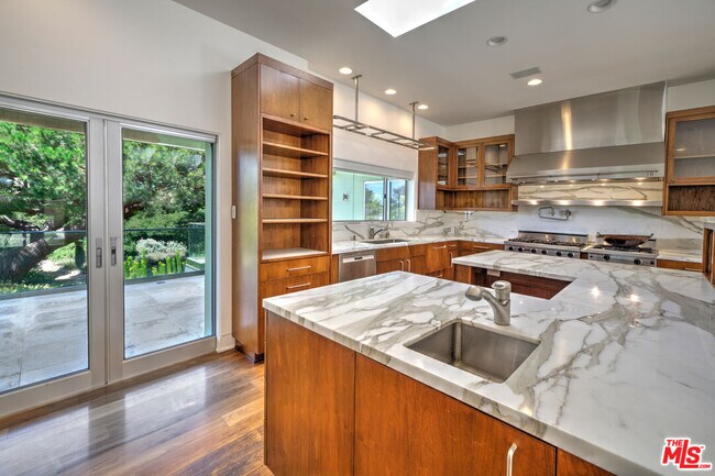 Building Photo - 6000 Philip Ave