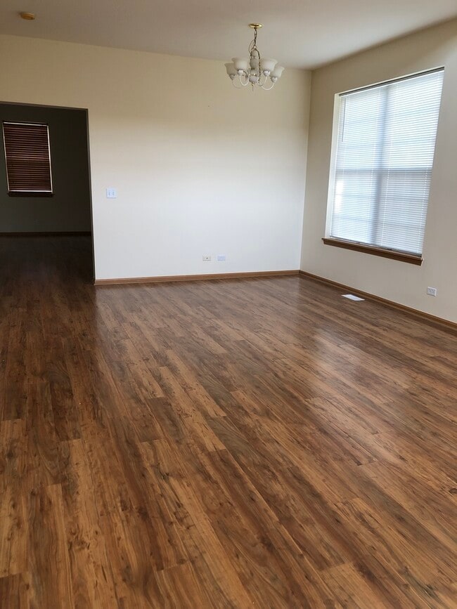 Building Photo - 1860 Fescue Dr