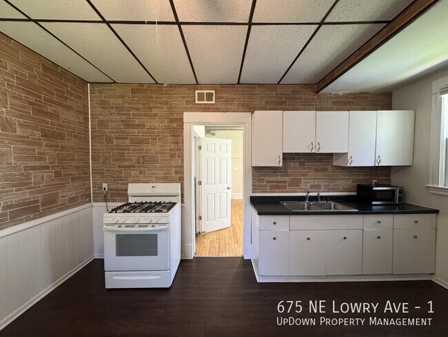 Building Photo - 675 NE Lowry Ave