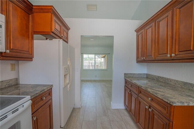 Building Photo - 5332 NW 29th Ct