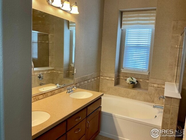 Building Photo - 1950 Windemere Ln