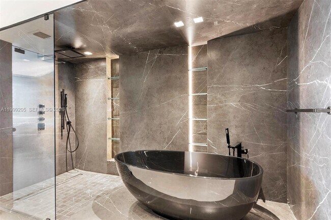 Building Photo - 400 Sunny Isles Blvd