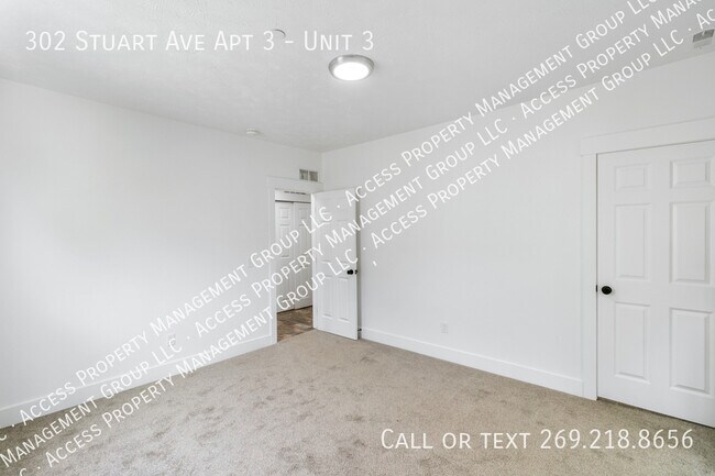 Building Photo - 302 Stuart Ave