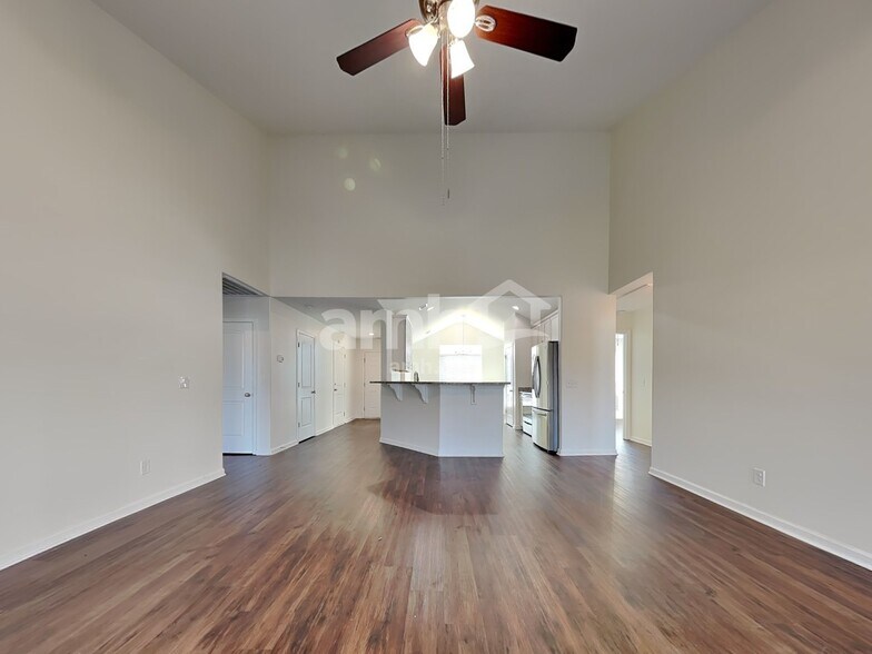 Building Photo - 4 Buxton Ave