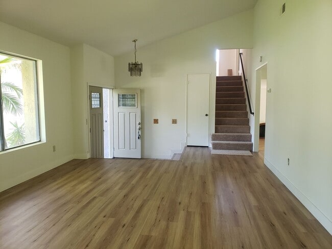 Building Photo - Beautiful single-family home in Brea.