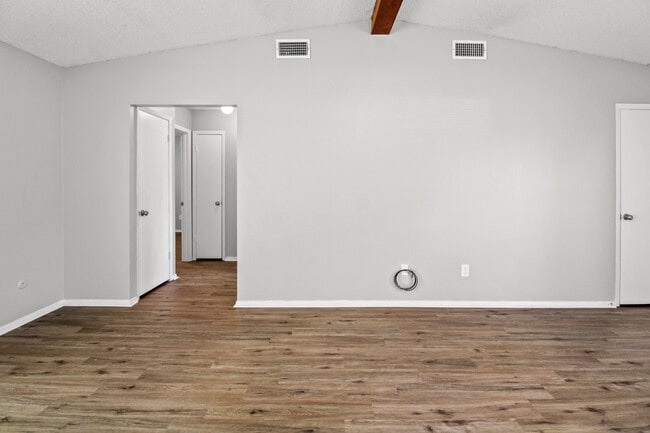 Building Photo - 7127 Gatewood Dr