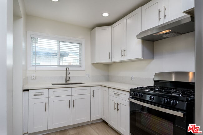 Building Photo - 14730 Firmona Ave