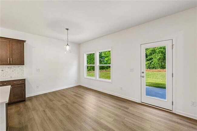 Building Photo - 204 Silverleaf Trl