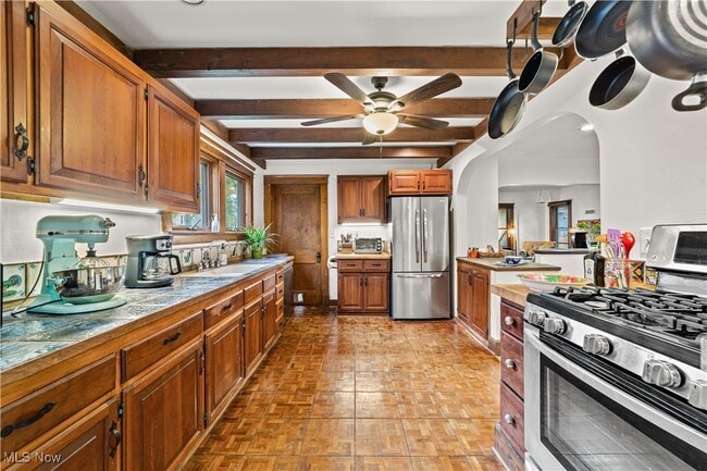 Building Photo - 19 4th