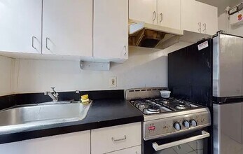 Building Photo - YORK AVENUE