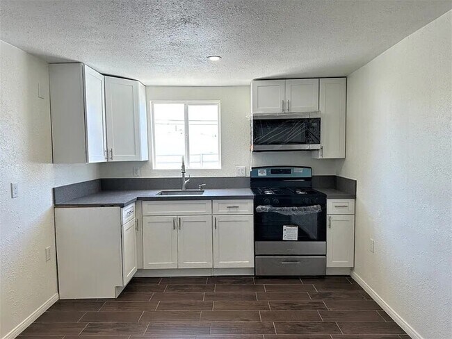 Building Photo - 66261 3rd St