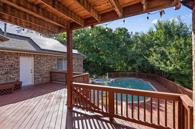 Building Photo - 1903 Port Royal Dr